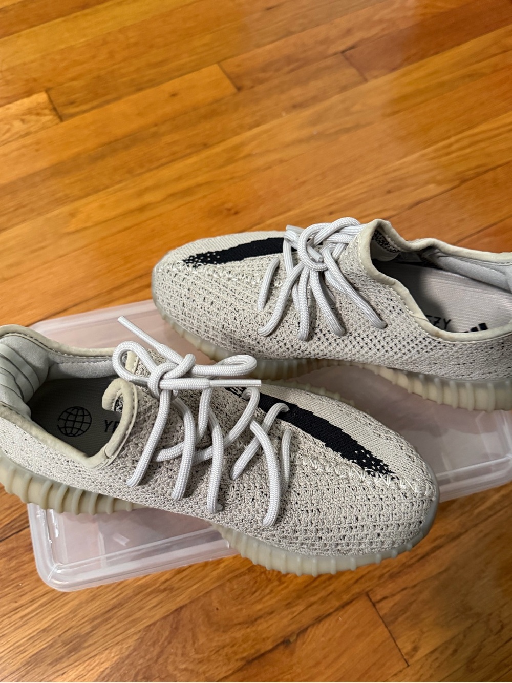YEEZY BOOST 350 V2